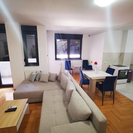 Riviera Apartments Ni Extérieur photo