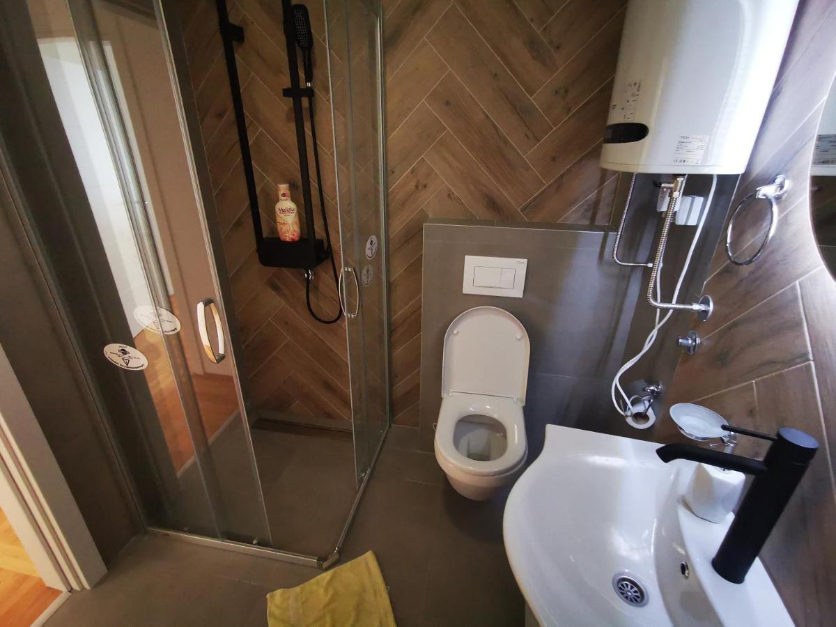 Riviera Apartments Ni Extérieur photo
