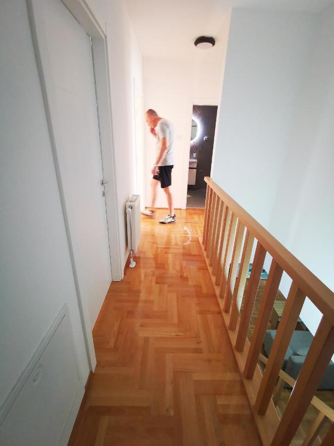 Riviera Apartments Ni Extérieur photo