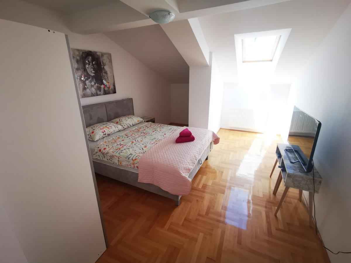 Riviera Apartments Ni Extérieur photo