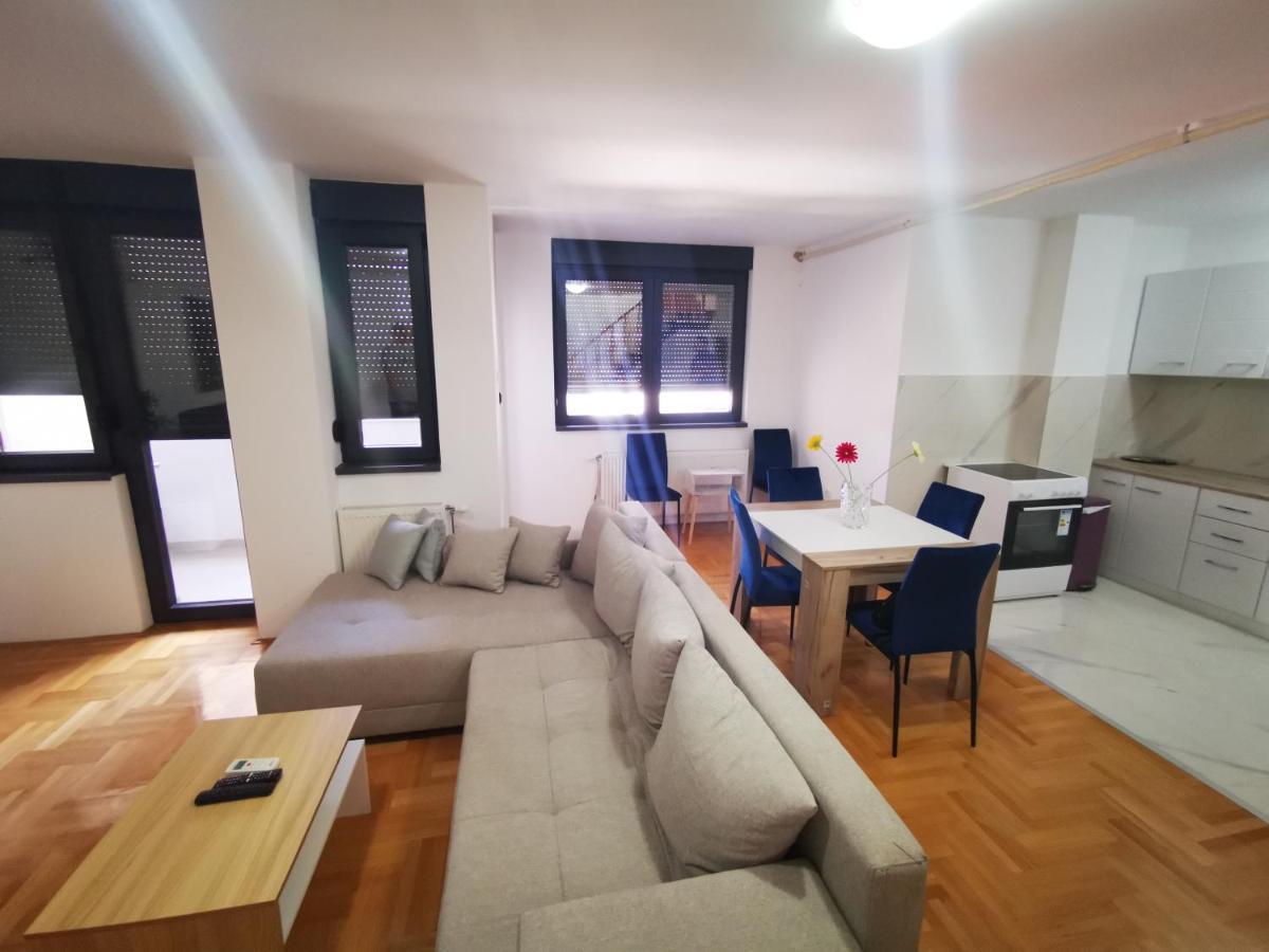 Riviera Apartments Ni Extérieur photo